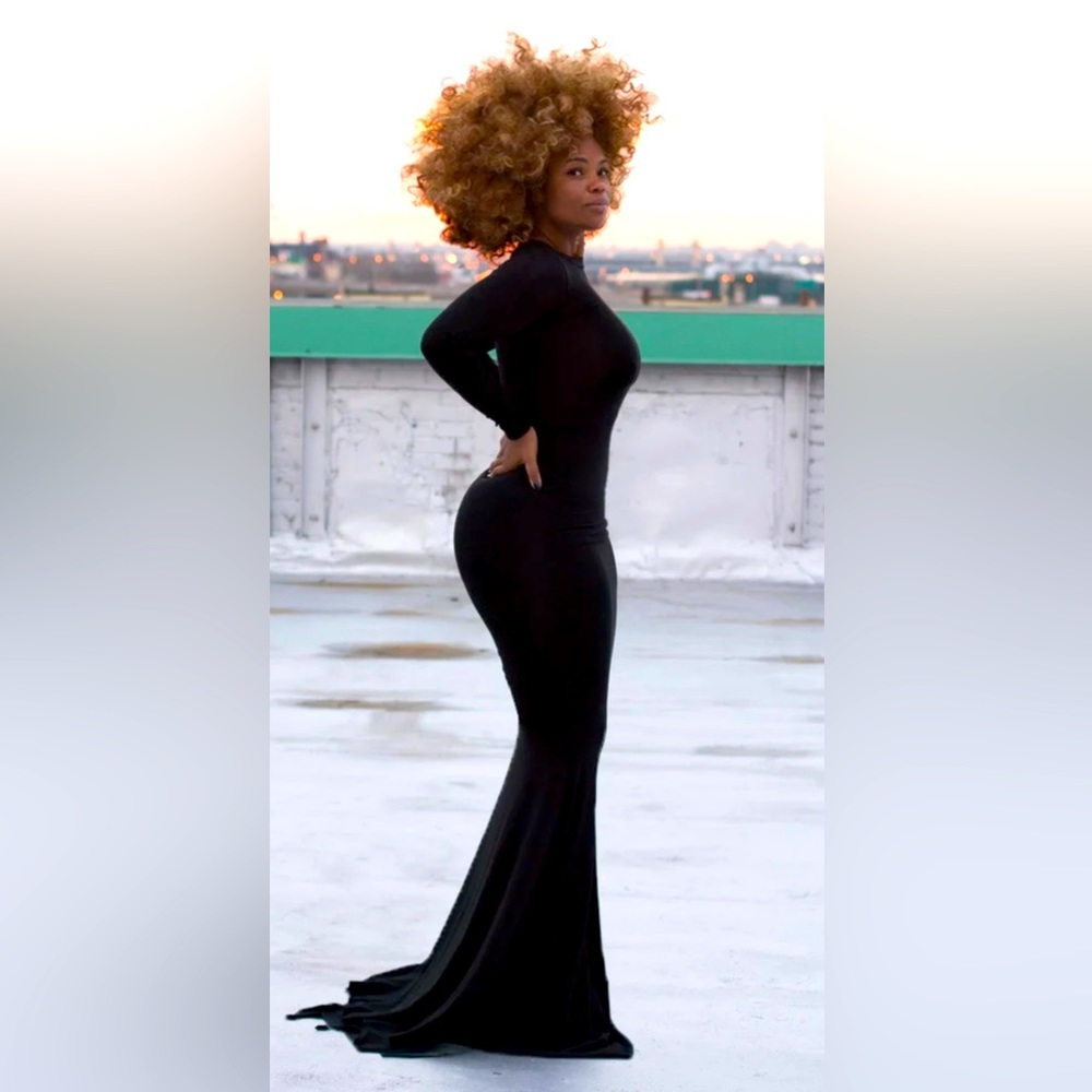 ONION CUT & SEWN long sleeve fishtail dress in black - Size 12, NWT